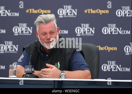 Darren Clarke de l'Irlande du Nord lors d'une conférence de presse au cours de l'aperçu de la deuxième journée de l'Open Championship 2019 au Club de golf Royal Portrush. Banque D'Images