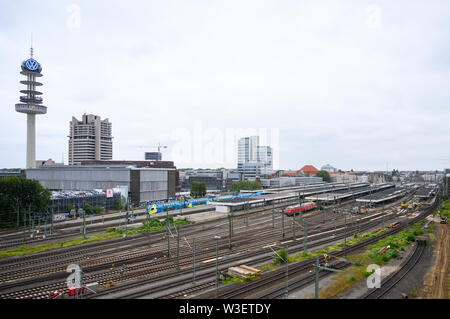 Hanovre, Allemagne. 15 juillet, 2019. Vue de la gare principale de Hanovre, qui est l'objet de vastes travaux de rénovation. La construction devrait être achevée en 2033. Credit : Christophe Gateau/dpa/Alamy Live News Banque D'Images