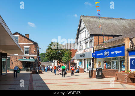 Witton Street dans le centre-ville de Northwich Cheshire UK Banque D'Images