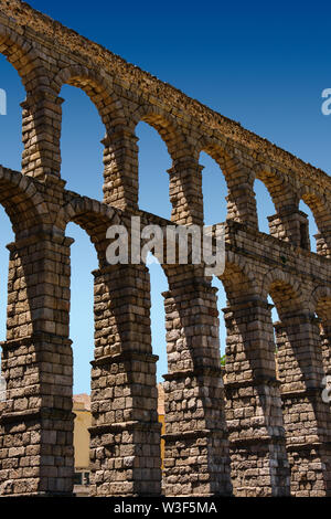 Aqueduc romain ancien, UNESCO World Heritage Site. La ville de Ségovie. Castilla León, Espagne Europe Banque D'Images
