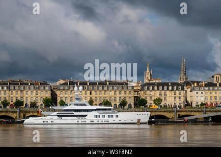 Garonne et le centre historique de Bordeaux, Gironde. Région Aquitaine. France Europe Banque D'Images