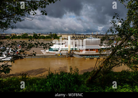 Garonne et le centre historique de Bordeaux, Gironde. Région Aquitaine. France Europe Banque D'Images