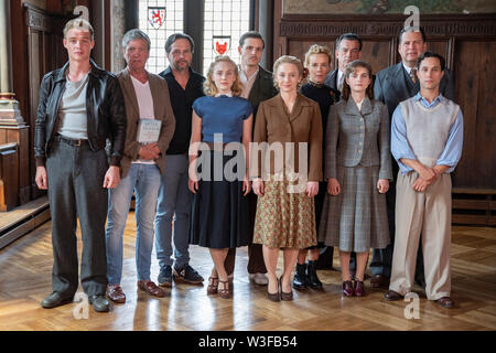 David Schütter, Peter Prange, Elmar Fischer, Elisa Schlott, Franz Hartwig, Anna Maria Mühe, Katja Riemann, Thomas Sarbacher, Vanessa Loibl, Hans-Joche Banque D'Images