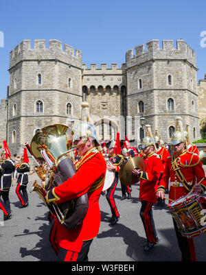 Relève de la garde au château de Windsor, le Queens, le château de Windsor, Windsor, Berkshire, Angleterre, RU, FR. Banque D'Images