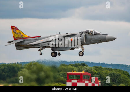 La Marine espagnole un EAV-8B Harrier II Plus des avions participant à la démonstration de vol pour la Journée de l'air à Yeovilton, Royaume-uni le 13/7/19. Banque D'Images