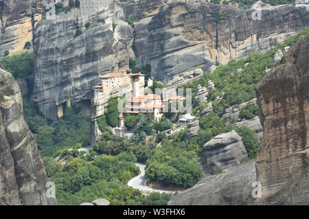 Le Saint Monastère de Rousanou connu aussi sous le nom de Monastère de Saint Barbara au Meteora Banque D'Images