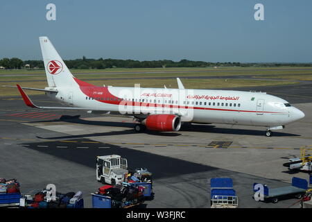 BOEING 737-800 D'AIR ALGÉRIE(W) 7T-VKB. Banque D'Images