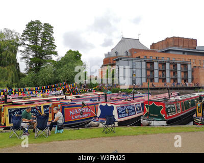 Profitez de l'assemblée annuelle des fêtards Stratford Upon Avon River Festival sur la rivière Avon par le Théâtre RSC. UK. 6 juillet 2019, Banque D'Images