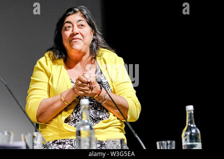 BFI Southbank, Londres, Royaume-Uni. 15 juillet 2019. Gurinder Chadha sur scène à Mark Kermode en 3d le lundi 15 juillet 2019 à BFI Southbank, Londres. Sur la photo : Gurinder Chadha. Photo par : Julie Edwards/Alamy Live News Banque D'Images