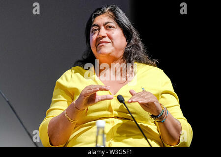 BFI Southbank, Londres, Royaume-Uni. 15 juillet 2019. Gurinder Chadha sur scène à Mark Kermode en 3d le lundi 15 juillet 2019 à BFI Southbank, Londres. Sur la photo : Gurinder Chadha. Photo par : Julie Edwards/Alamy Live News Banque D'Images