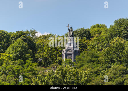 Kiev, Ukraine - le 13 juillet 2019 : vue sur le monument de Saint Vladimir, le Baptiste de Kyivska Rus, construit en 1853, Vladimir (Jean-Baptiste). Banque D'Images