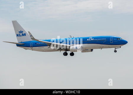 PH-HSE, le 11 juillet 2019, Boeing 737-8K2-39259 atterrissage sur les pistes de Paris Roissy Charles de Gaulle à la fin de vol KLM KL1233 d'Amsterdam Banque D'Images