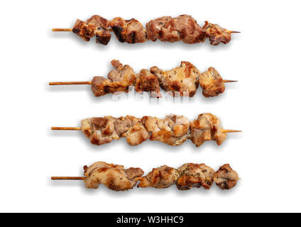 Les brochettes de viande. Kalamaki, souvlaki grec traditionnel aliments viande isolé sur fond blanc, vue du dessus Banque D'Images