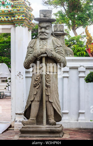 Guardian statue en Wat Pho, Bangkok, Thaïlande Banque D'Images