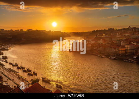 Vue urbaine avec Porto Douro Banque D'Images