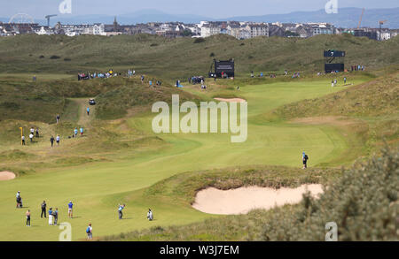 L'Espagne, Miguel Angel Jimenez putts sur le green 7e au cours de l'aperçu la troisième journée de l'Open Championship 2019 au Club de golf Royal Portrush. Banque D'Images