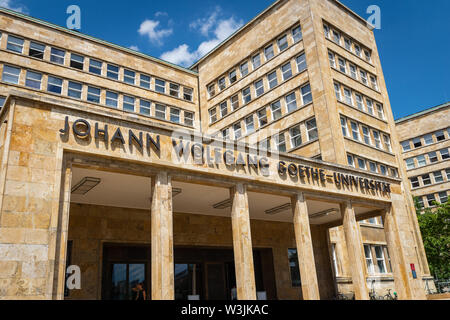 Francfort, Allemagne - Juillet 2019 : l'Université Goethe de Francfort campus Westend bâtiment principal. Le bâtiment est célèbre en tant que bâtiment historique IG-Farben. Banque D'Images