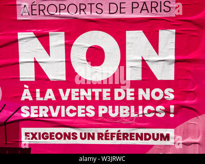 Affiche politique appelle à un référendum populaire, Lyon, France Banque D'Images