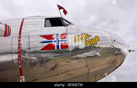 Douglas DC-3 'Little Egypt' en exposition statique à l'Airshow 2019 Flying Legends à l'Imperial War Museum, Duxford Banque D'Images