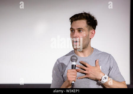 Northampton, Royaume-Uni. 14 juillet, 2019. Le comédien Simon Brodkin effectue le jour 2 de la Comédie 2019 Festival de l'humour de la Caisse à Northampton. Credit : SOPA/Alamy Images Limited Live News Banque D'Images