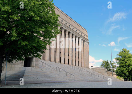 La Maison du Parlement, Helsinki, Finlande. Principalement conçu par Johan Sirène, le siège du Parlement inauguré en 1931 représente le classicisme nordique. Banque D'Images