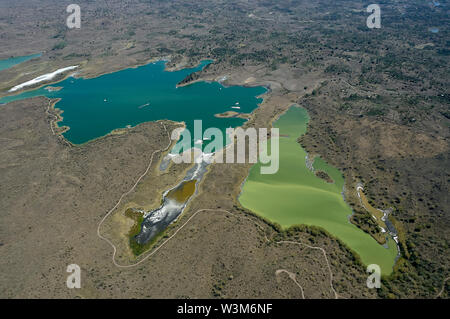 Vue aérienne de la fluorure alcalin lacs Momella dans le Nord de la Tanzanie Banque D'Images