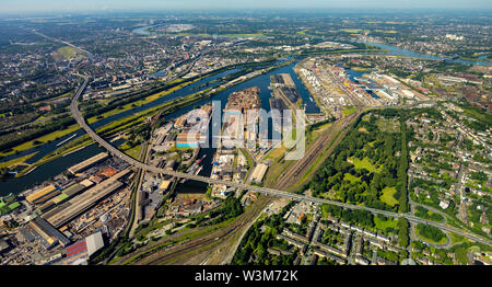 Photo aérienne du port de charbon avec Berlin Bridge, pont de l'autoroute Autoroute a59 dans le port de Duisbourg, Duisport AG an der Ruhr Ruhr dans l'estuaire avec th Banque D'Images