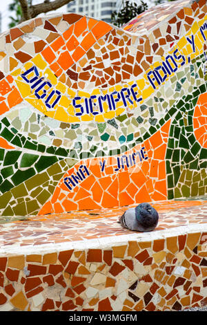 Détail de Parque del Amor (Love Park) murs carrelés, mosaïques, parc de la ville dans le district de Miraflores, Lima, Pérou Banque D'Images