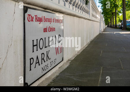 Nom de rue signalisation routière pour Holland Park, le Royal Borough de Kensington et Chelsea, W11, Londres, UK Banque D'Images