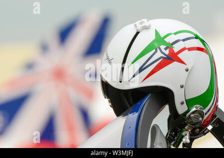 L'équipe de démonstration de voltige aérienne Frecce Tricolori de l'Aeronautica Militare italienne Italian Air Force air display team flying Aermacchi MB-339-A/PAN jet Banque D'Images