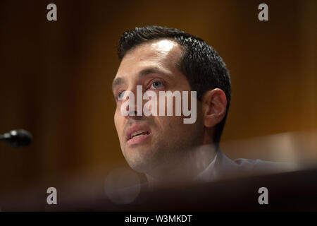 Washington, District de Columbia, Etats-Unis. 16 juillet, 2019. Nicholas Marinos, Directeur de la technologie de l'information et la cybersécurité au Government Accountability Office des États-Unis, témoigne devant le comité du Sénat américain sur la sécurité intérieure et les affaires gouvernementales sur la colline du Capitole à Washington, DC, États-Unis, le 16 juillet 2019, l'examen de la sécurité et l'exactitude du recensement de 2020. Credit : Stefani Reynolds/CNP/ZUMA/Alamy Fil Live News Banque D'Images