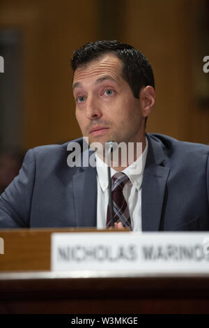 Washington, District de Columbia, Etats-Unis. 16 juillet, 2019. Nicholas Marinos, Directeur de la technologie de l'information et la cybersécurité au Government Accountability Office des États-Unis, témoigne devant le comité du Sénat américain sur la sécurité intérieure et les affaires gouvernementales sur la colline du Capitole à Washington, DC, États-Unis, le 16 juillet 2019, l'examen de la sécurité et l'exactitude du recensement de 2020. Credit : Stefani Reynolds/CNP/ZUMA/Alamy Fil Live News Banque D'Images