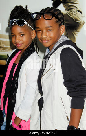 Jaden Smith et Willow Smith Le Jeu Parfait Premiere 2010 Photo par Russell EInhorn/CelebrityArchaeology.com Banque D'Images