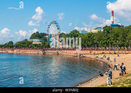 VLADIVOSTOK, Russie - le 23 juin 2019 : lieu touristique populaire lieu de promenade et de remblai Sportivnaya - la ville russe de Vladivostok dans Flandre Orientale Banque D'Images