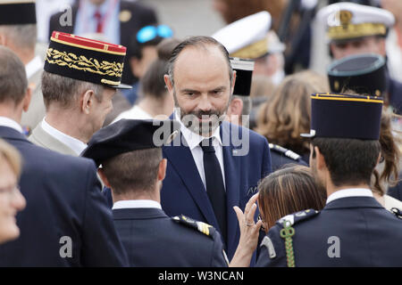Paris, France. 14 juillet, 2019. Premier ministre Edouard Philippe s'est entretenu avec les familles des soldats tués ou blessés en action au cours de la Bastille Day. Banque D'Images
