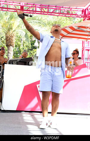 Bow Wow il se produit au rendez-vous dans la piscine Dayclub Flamingo Hotel & Casino à Las Vegas, Nevada. En vedette : Bow Wow Où : Las Vegas, Nevada, United States Quand : 15 Juin 2019/WENN.com DJDM Crédit : Banque D'Images