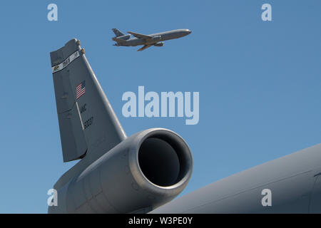 U.S. Air Force avion ravitailleur KC-10 Extender basé à Travis Air Force Base, en Californie, le 11 juillet 2019. Bien que le KC-l0's mission première est ravitaillement en vol, il peut combiner les tâches d'un navire-citerne et cargo) par les combattants de ravitaillement tout en transportant du matériel et du personnel de soutien. (U.S. Air Force photo de Heide Table) Banque D'Images