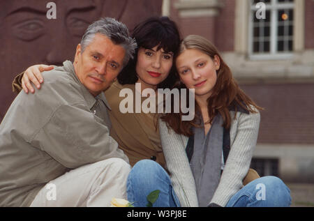 Mensch, Pia !, Fernsehserie, Deutschland, 1996 acteurs : Henry Hübchen, Brigitte Karner, Alexandra Maria Lara Banque D'Images