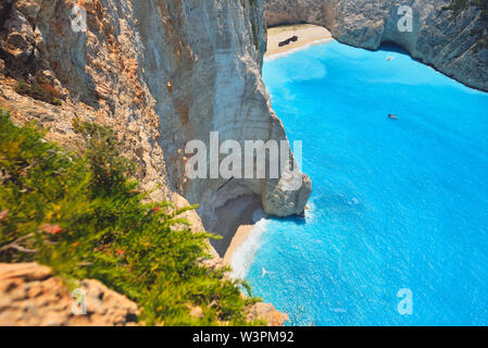 Célèbre shipwreck bay, plage de Navagio, l'île de Zakynthos, Grèce. L'un des endroits les plus populaires de la planète Banque D'Images