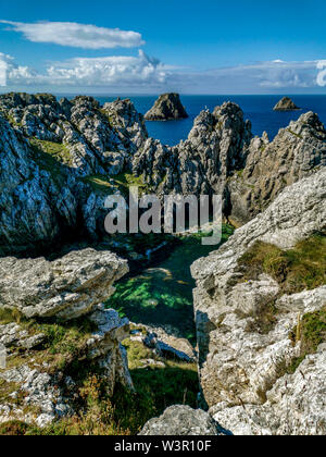 Camaret-sur-mer. Tas de Pois de la pointe de Pen-Hir , île de Crozon, Finistère, France Banque D'Images