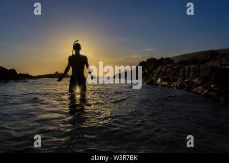 La côte sud de l'Afrique du Sud est une destination de plage populaire et propose de nombreuses criques protégées comme celle-ci dans Eersterivierstrand, Eastern Cape. Banque D'Images