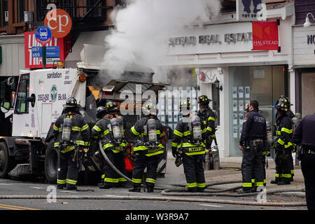 Street Sweeper en feu à Park Slope Brooklyn NYC Banque D'Images