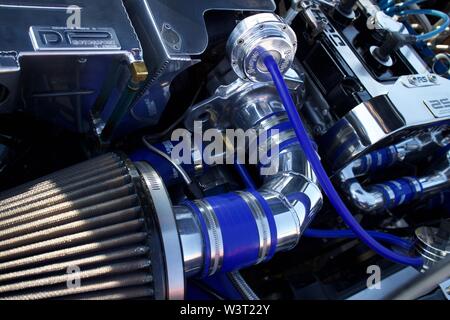 Rencontrez Queen Square Bristol 2019 Juillet - Sierra Cosworth Chrome moteur. Photos prises à Bristol Banque D'Images