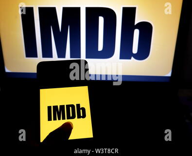 L'Inde. 17 juillet, 2019. Sur cette photo, l'illustration d'un film d'imdb application vu le logo affiché sur un smartphone. Credit : Avishek Das/SOPA Images/ZUMA/Alamy Fil Live News Banque D'Images