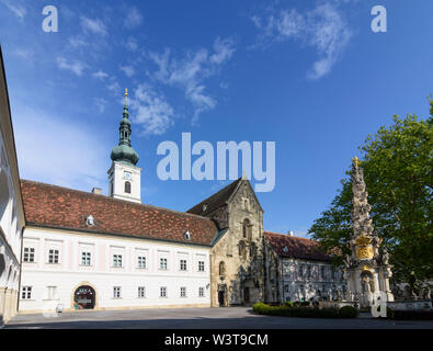 Heiligenkreuz : Heiligenkreuz Abbey : cour intérieure, l'église en bois de Vienne, Wienerwald, Niederösterreich, Basse Autriche, Autriche Banque D'Images