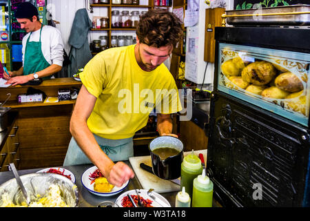 Sur Potato-Kiosk Vikualien-Markt à München, Allemagne Banque D'Images