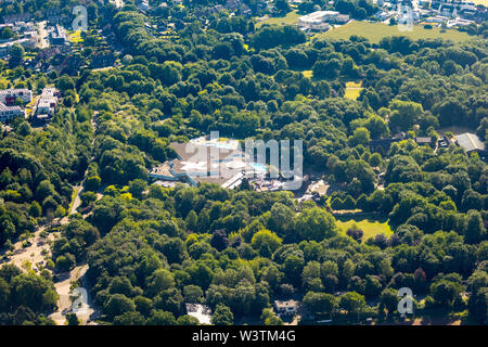 Photo aérienne de l'incendie dans le Niederrheintherme Duisburg-Nienhausen dans dans l'espace sauna à Duisburg dans la région de la Ruhr dans l'Etat fédéral Nordrhein Banque D'Images