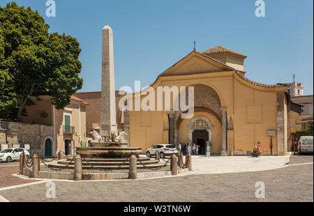 L'église de Santa Sofia, 8ème siècle, de style byzantin, le logement, Musée Samnium en Benevento, Campanie, Italie Banque D'Images