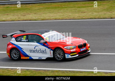 Snetterton, UK. 17 juillet, 2019. Kwik Fit British Touring Car Championship test d'été à Snetterton le 17 août 2019 à venir de la série triple'-en-tête de course sur 3/4 Août. Photo n'est Stephen Jelley conduisant l'équipe Parker Racing BMW 125i M Sport Crédit : Mark Bullimore/Alamy Live News Banque D'Images