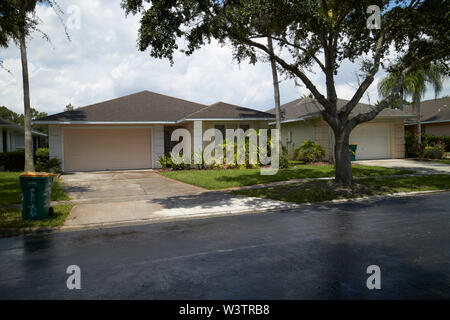 Les grandes maisons américaines en communauté fermée à Kissimmee, Floride USA États-Unis d'Amérique Banque D'Images